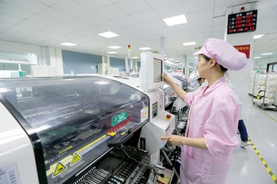 江蘇省啟東市新能源產業由傳統制造向“智造”轉變